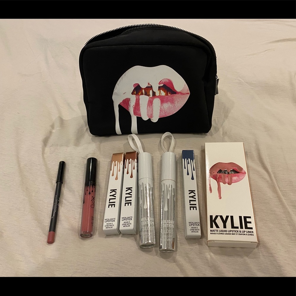 Lot of Kylie makeup.
